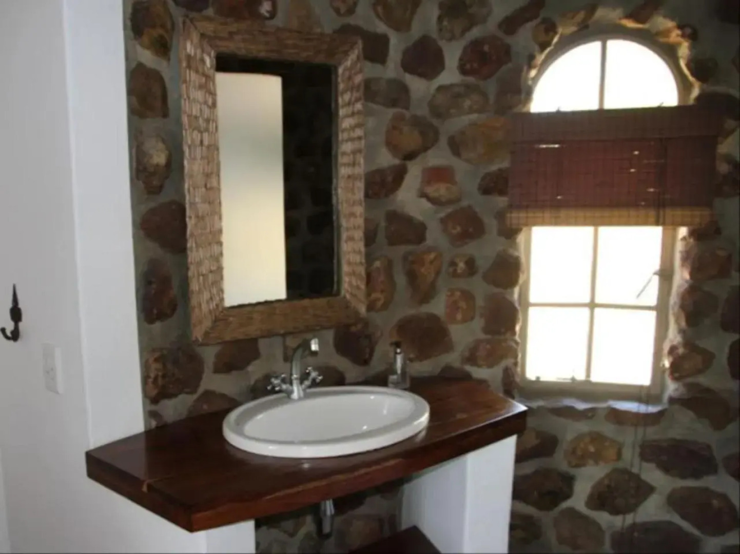 Mobola Lodge