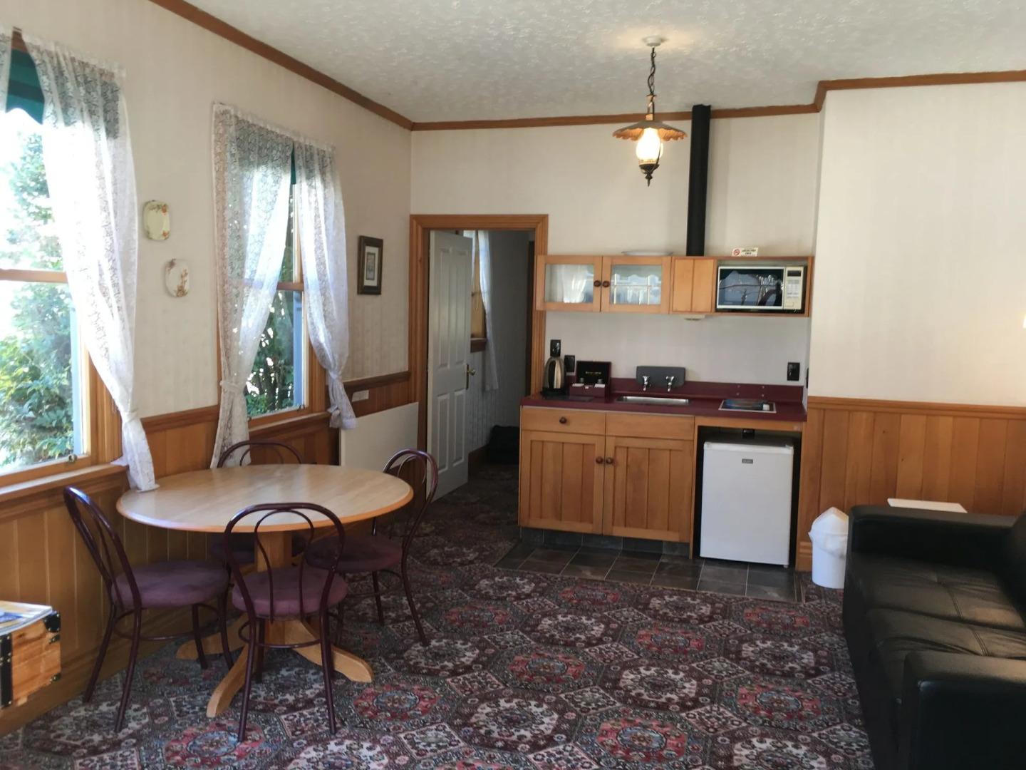 Settlers Cottage Motel