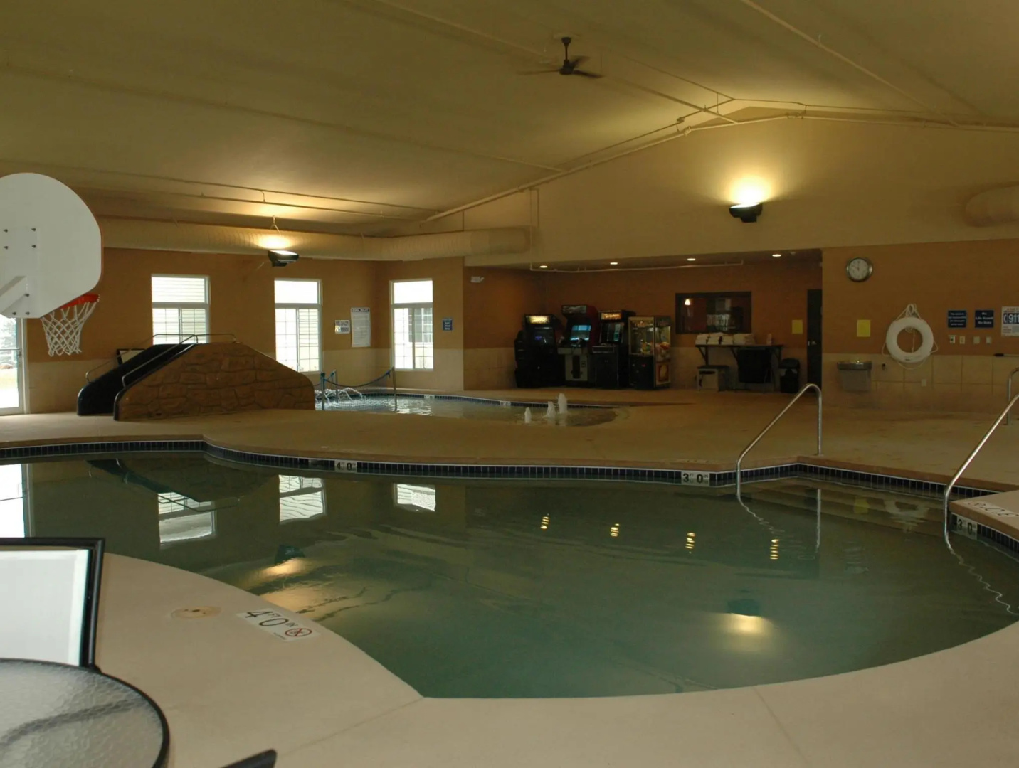 Crandon Inn and Suites