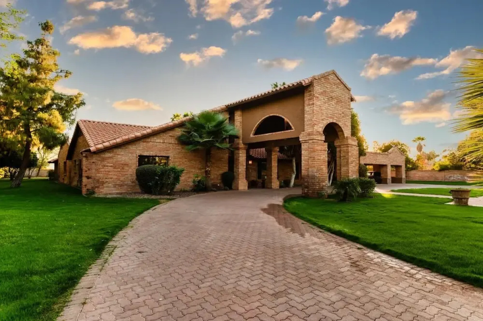 Scottsdale Cottonwoods Resort & Suites