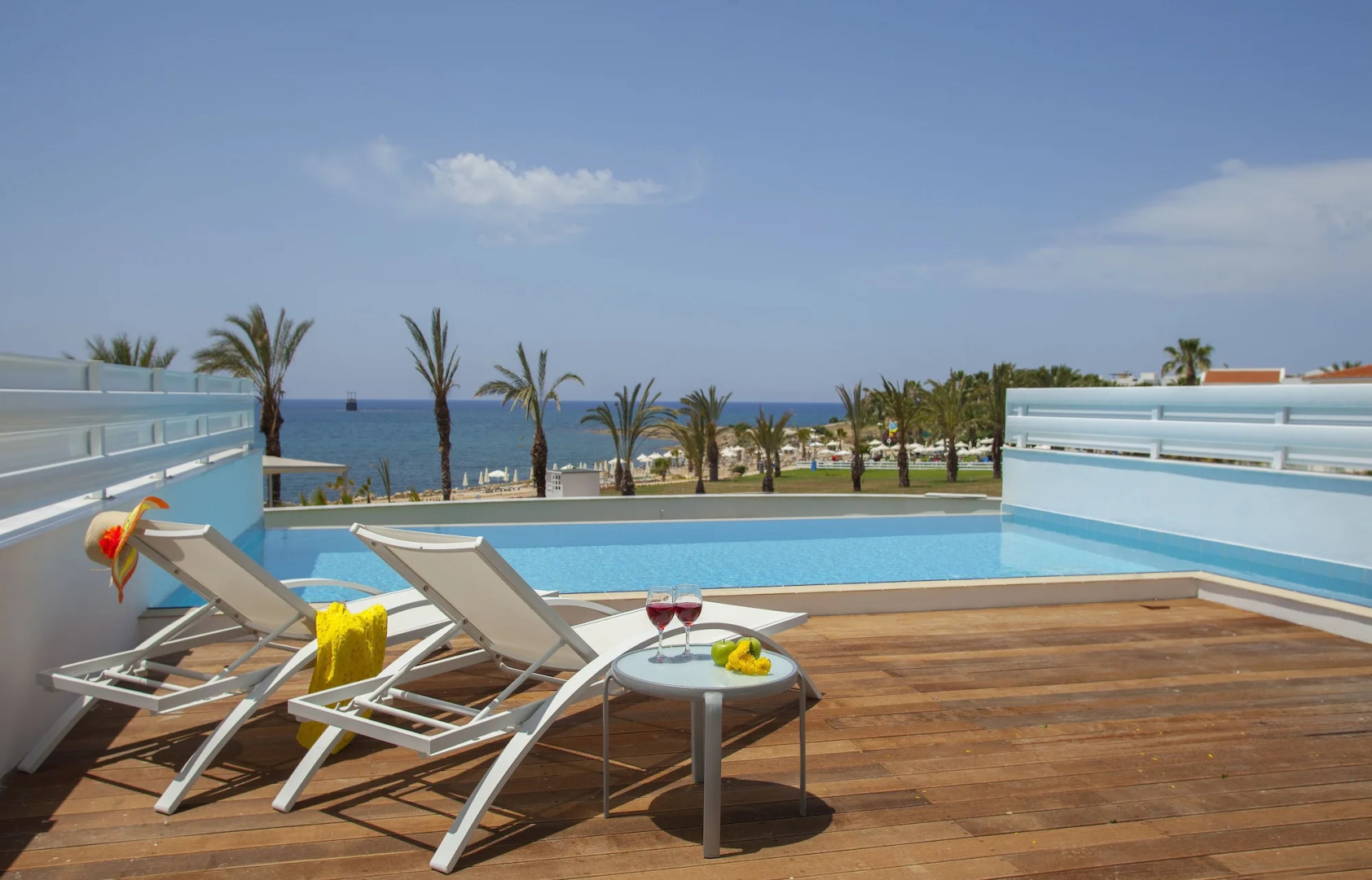 King Evelthon Beach Hotel & Resort