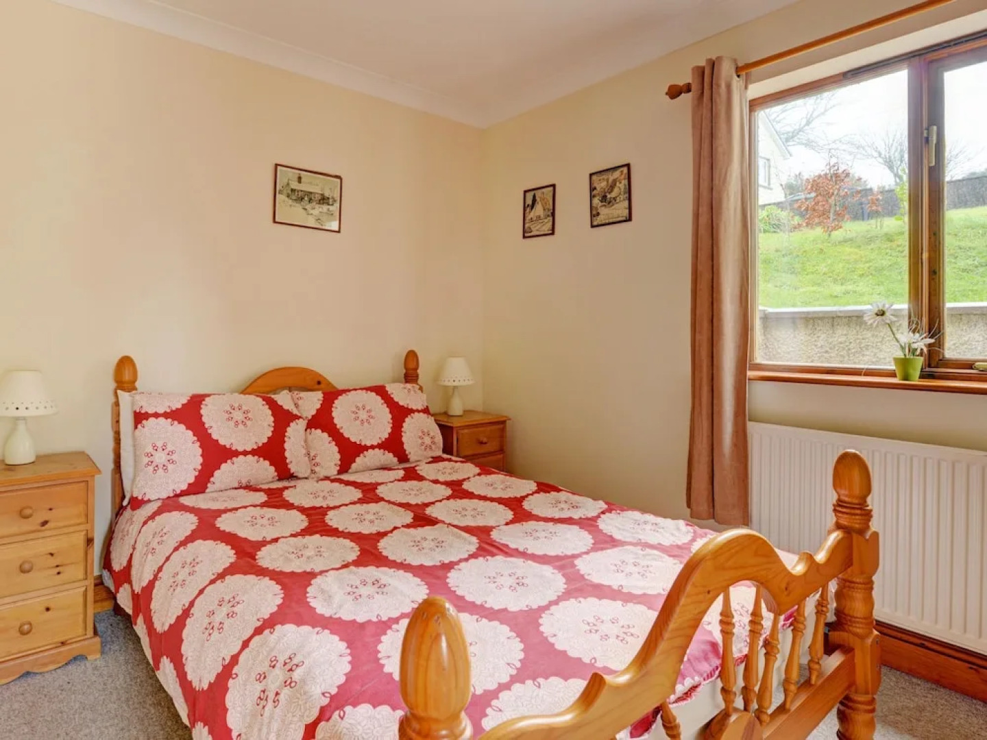 Modern Holiday Home in Wisemans Bridge With Terrace