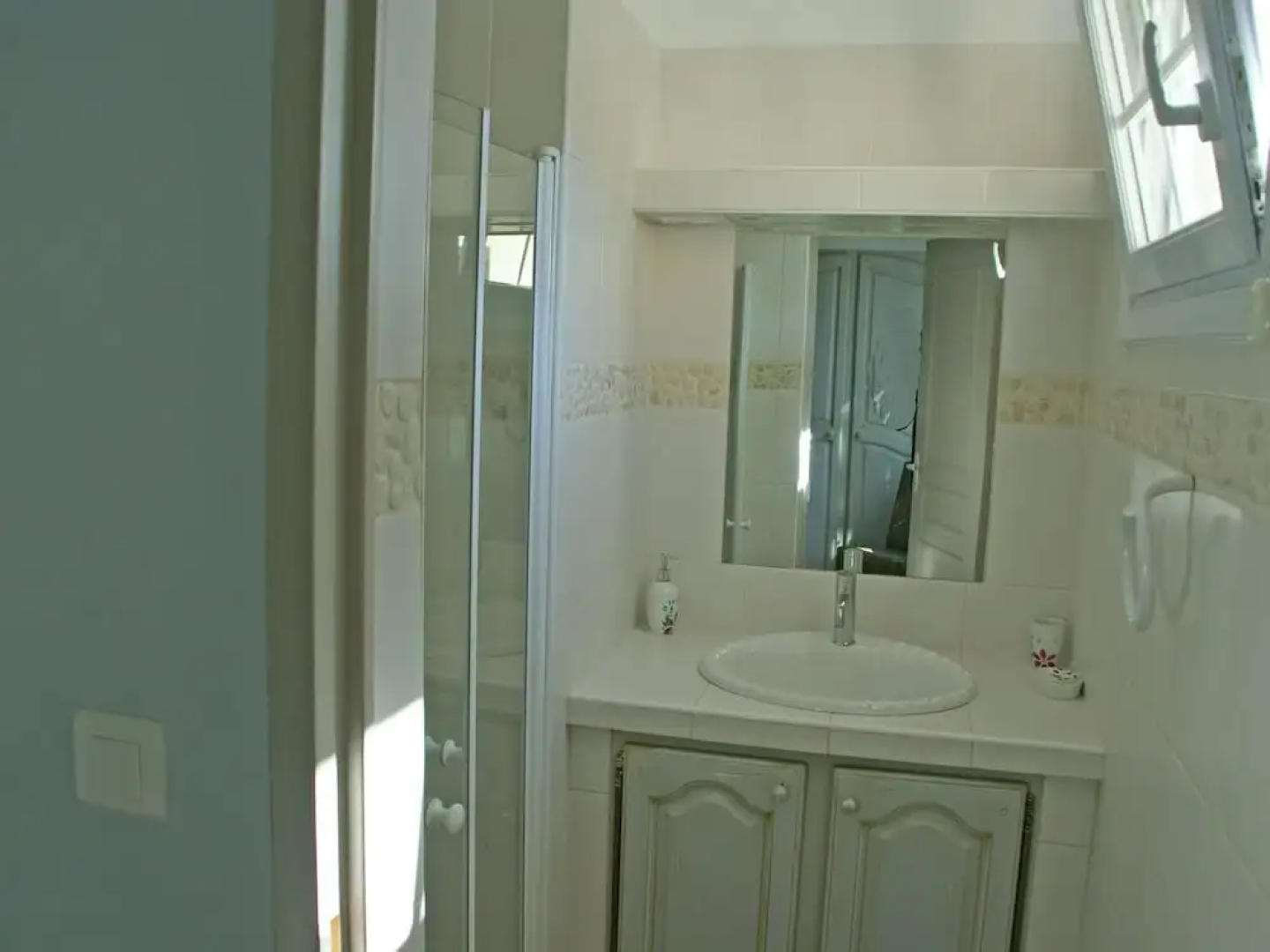 Detached Villa With Enclosed Beautiful Garden and Private Pool, 1km From Céreste