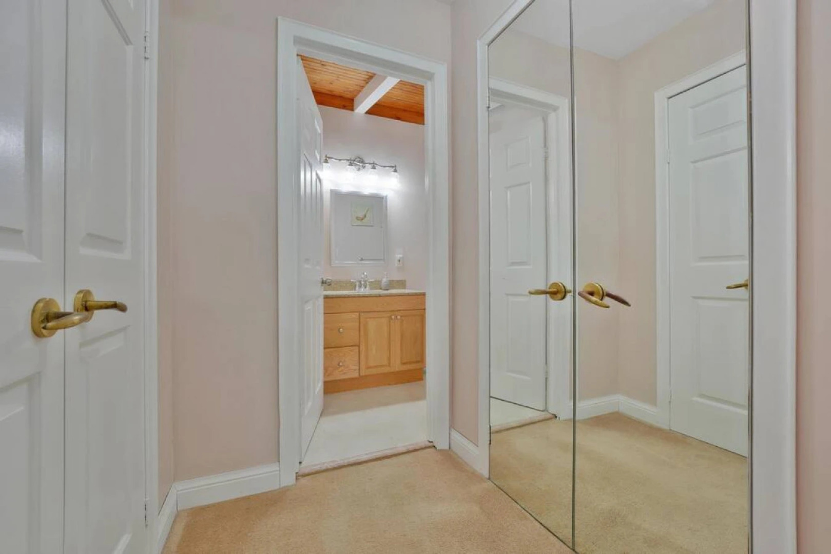 Rustic Cottage w Heating Kitchen Canal Lake