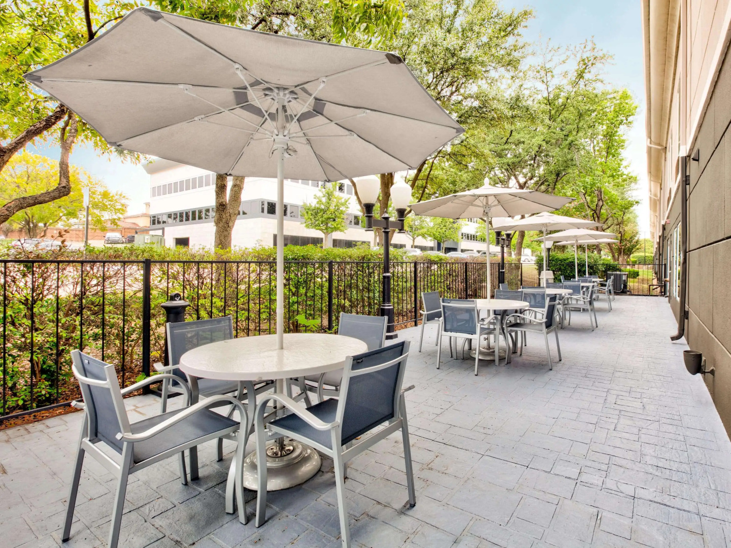 La Quinta Inn & Suites by Wyndham Dallas - Las Colinas
