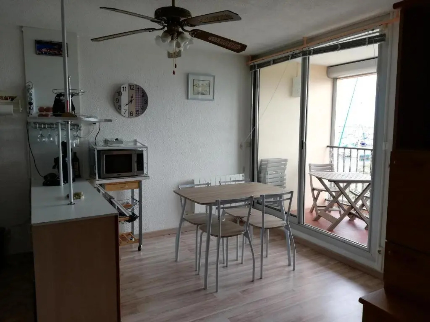 T2 sur le port avec parking