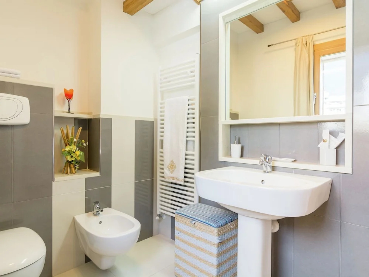 Adorable Apartment in Miane by the Lake