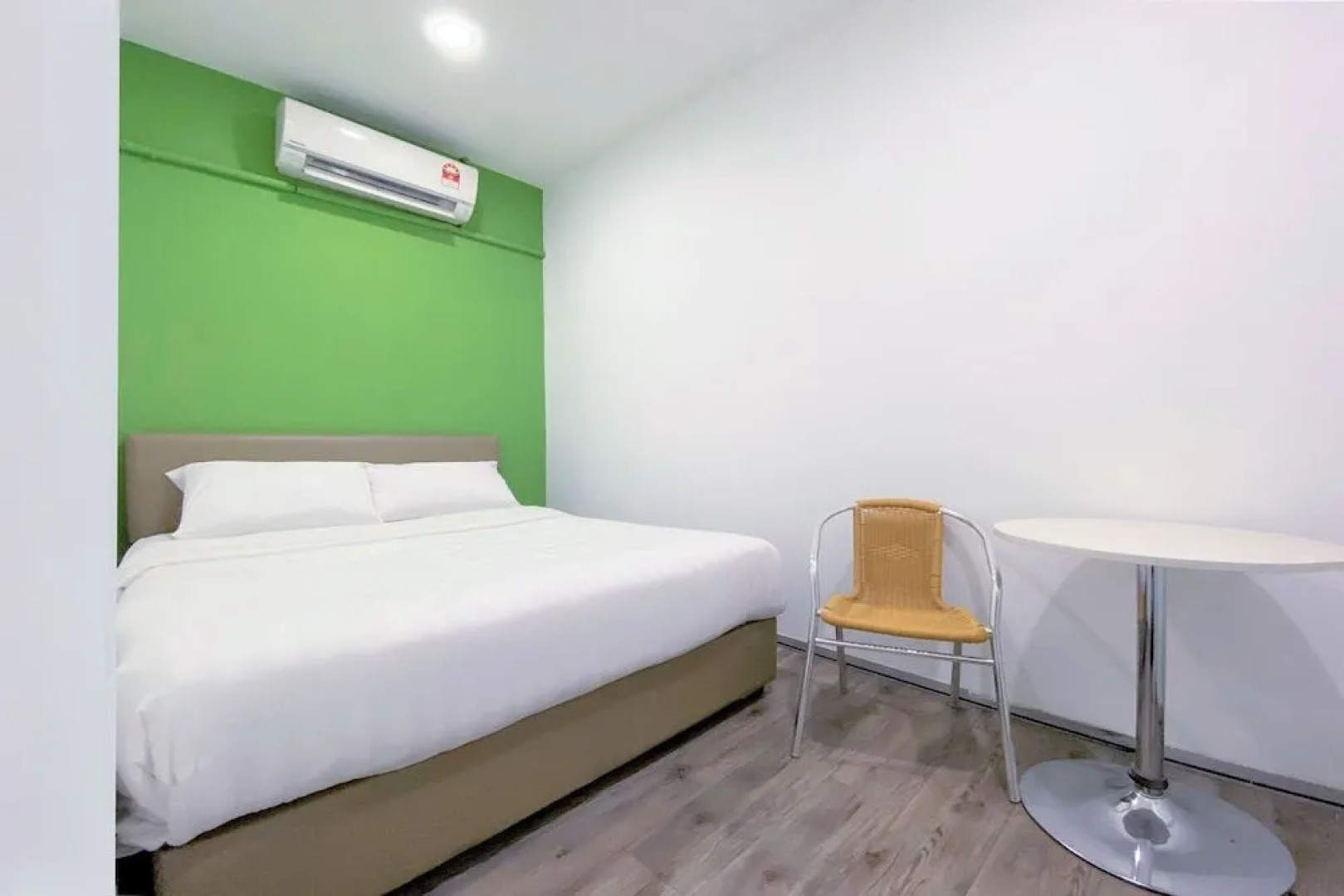 Spot On 90123 Rainbow Guest House