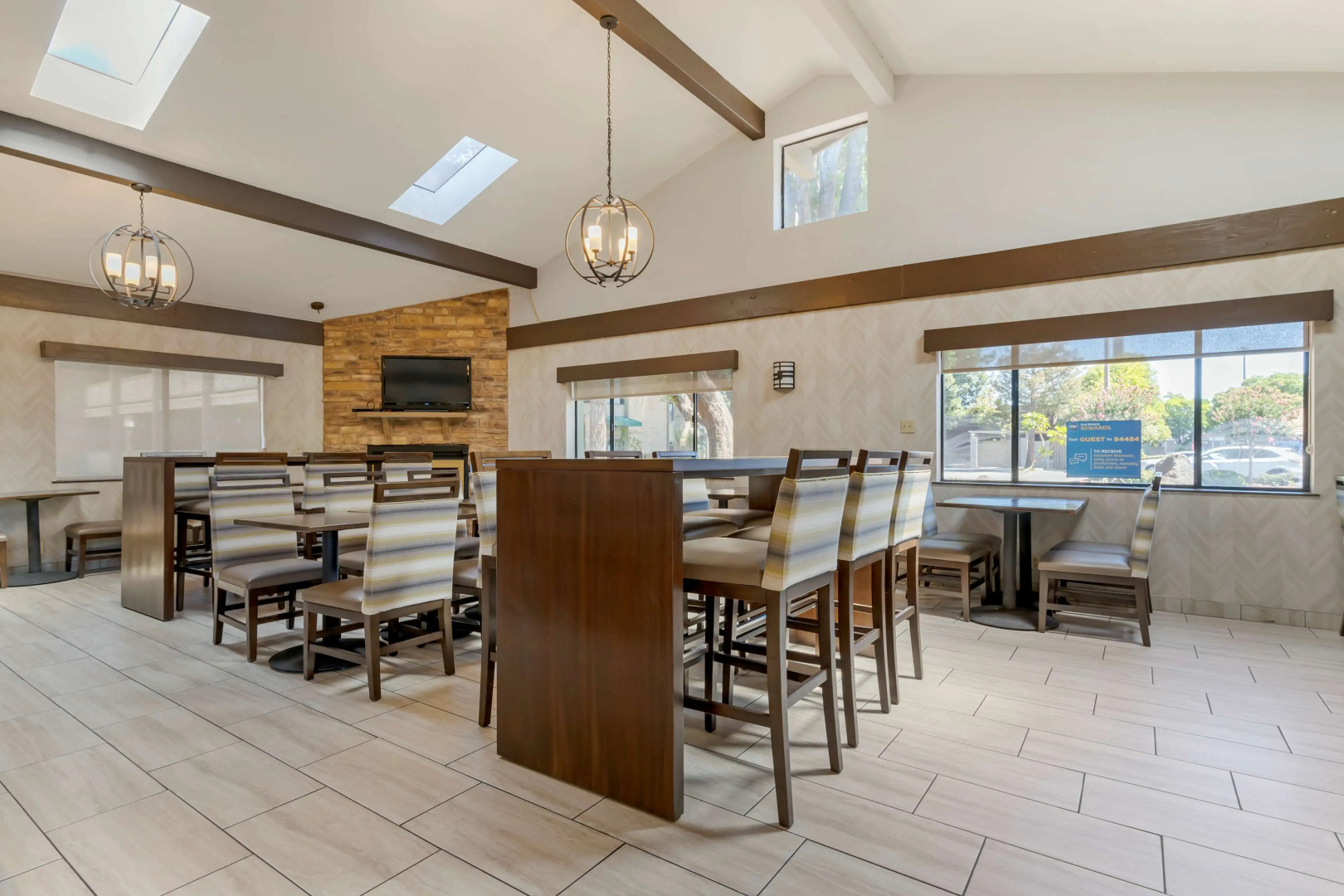 Best Western Plus Forest Park Inn