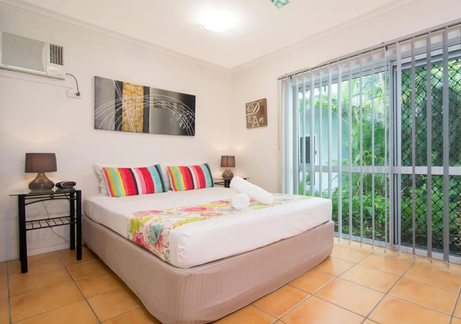 Port Douglas Outrigger Holiday Apartments