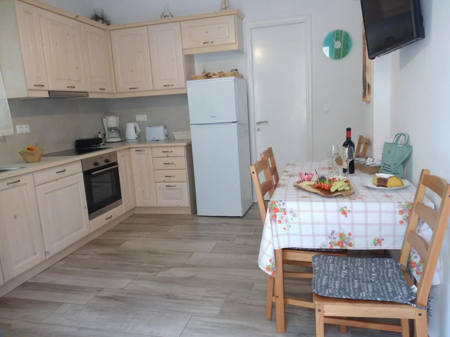 George and Danai apartments