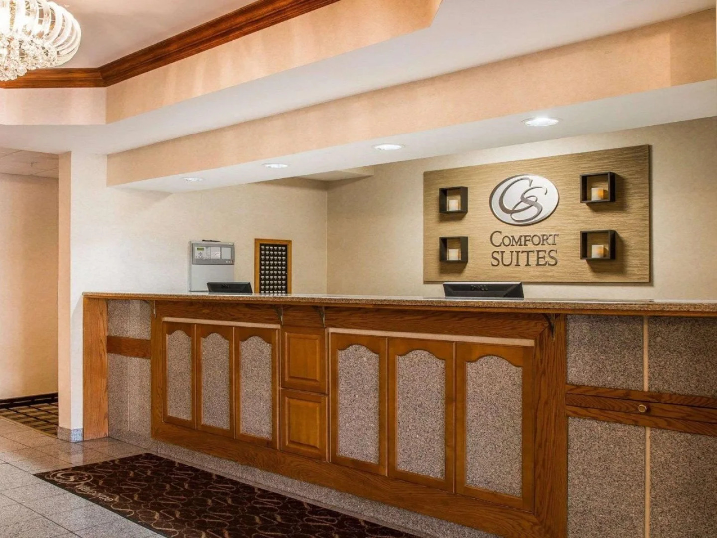 Comfort Suites South Haven near I-96