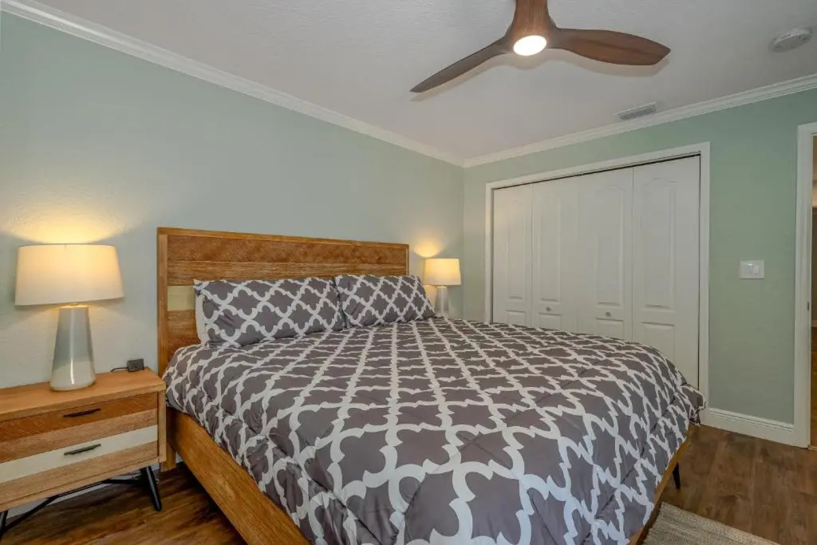 Charming Surf Bungalow Just 30 Seconds to the Beach!