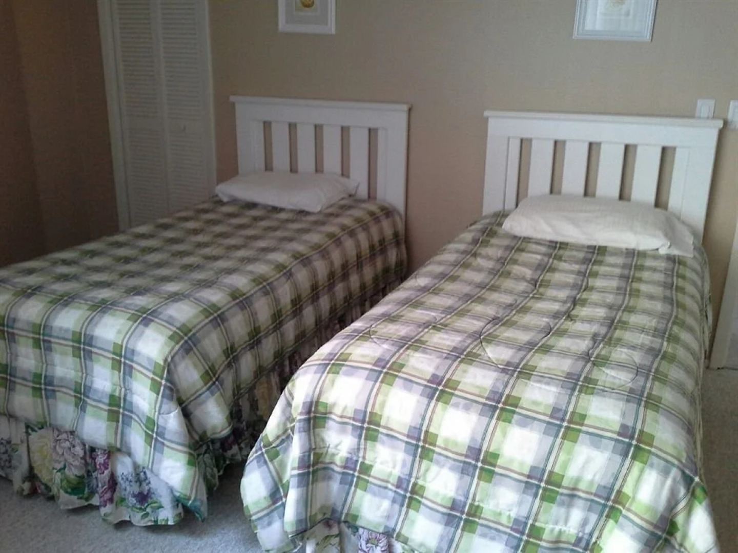 Spacious Englewood House with Deck - On The Beach!