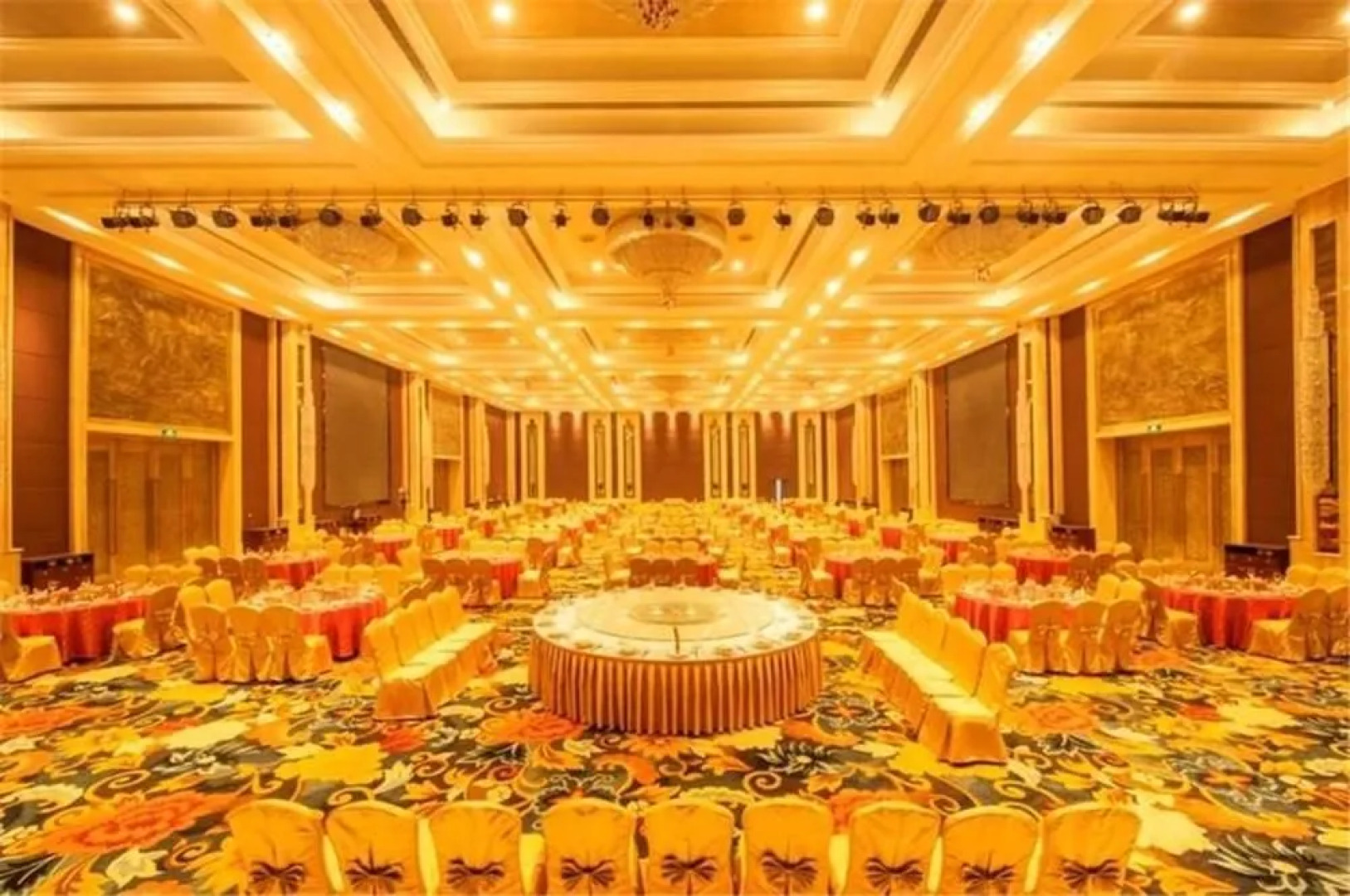 Zhongmao Haiyue Hotel