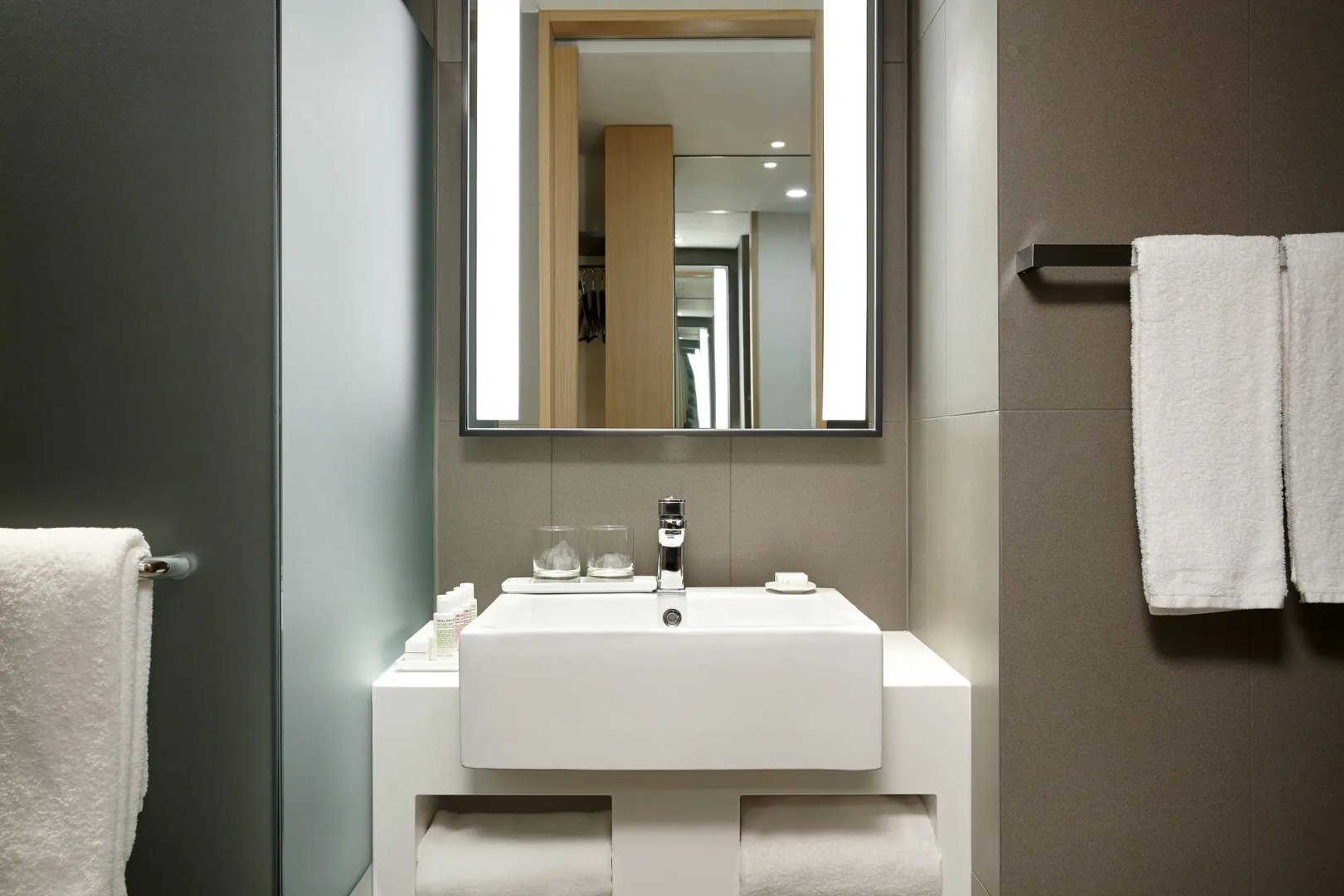 L7 MYEONGDONG by LOTTE HOTELS