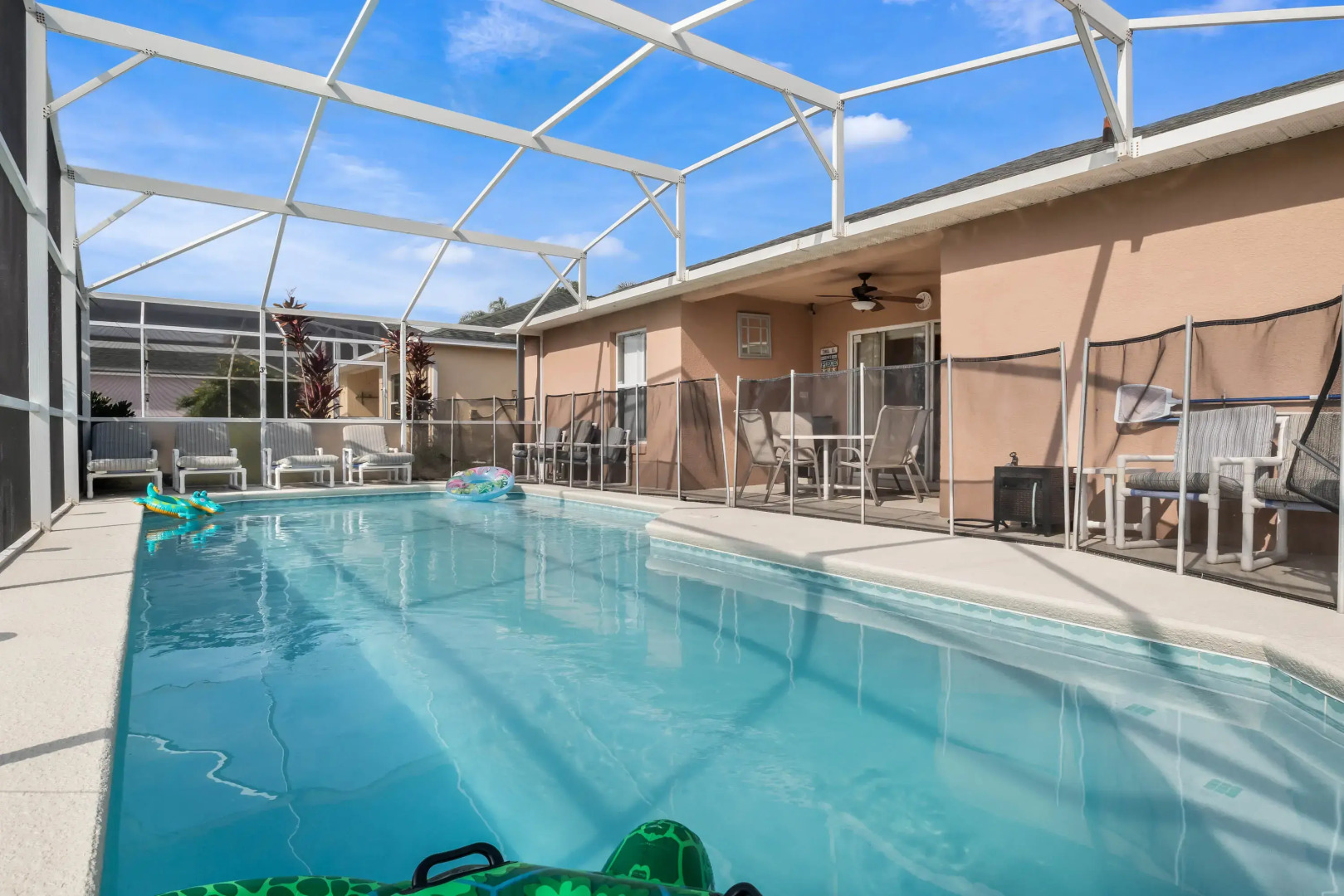 TCR1008RP - 5 beds pool home - Gated community