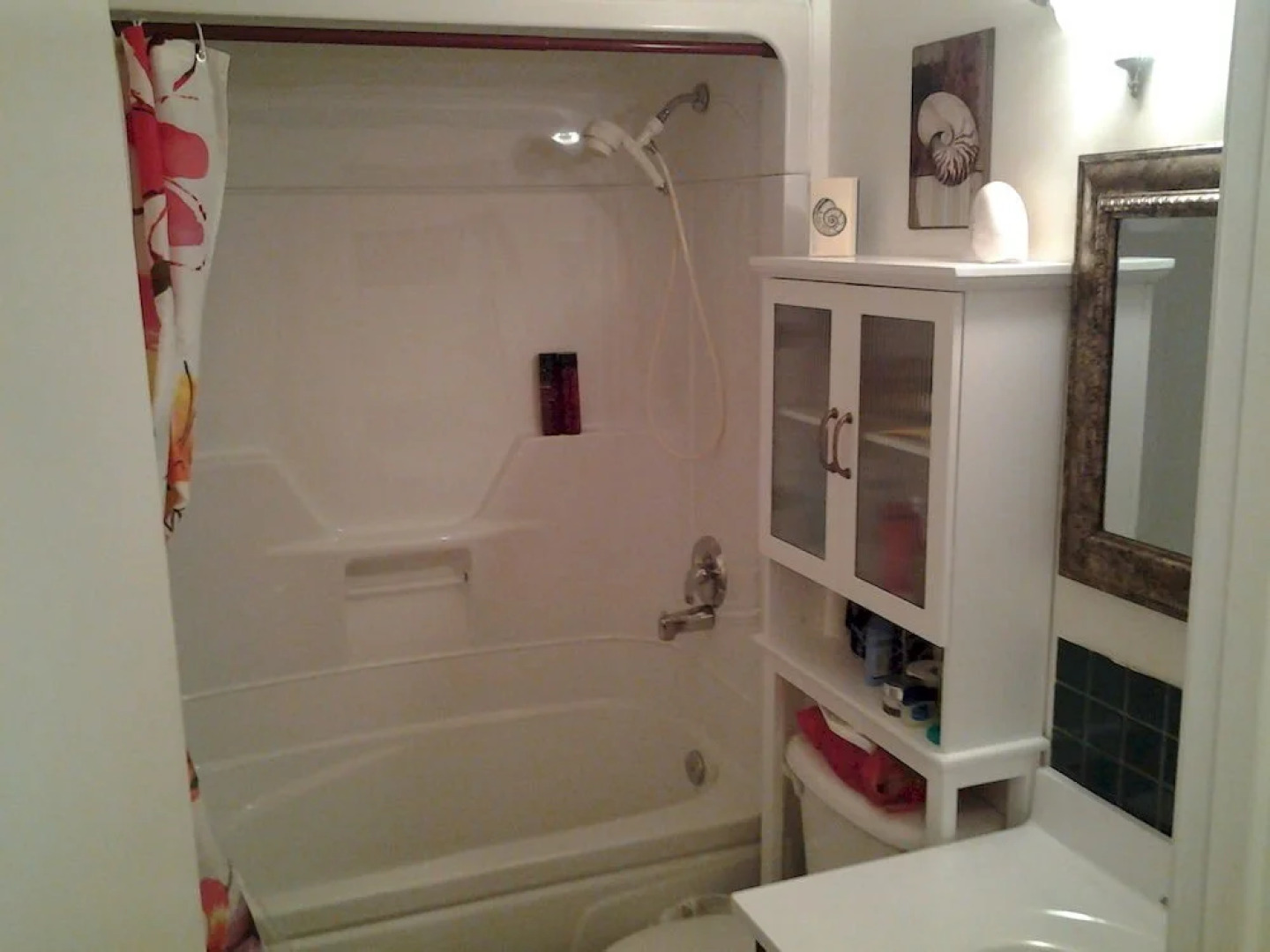 The Pine and Picket Bed & Breakfast