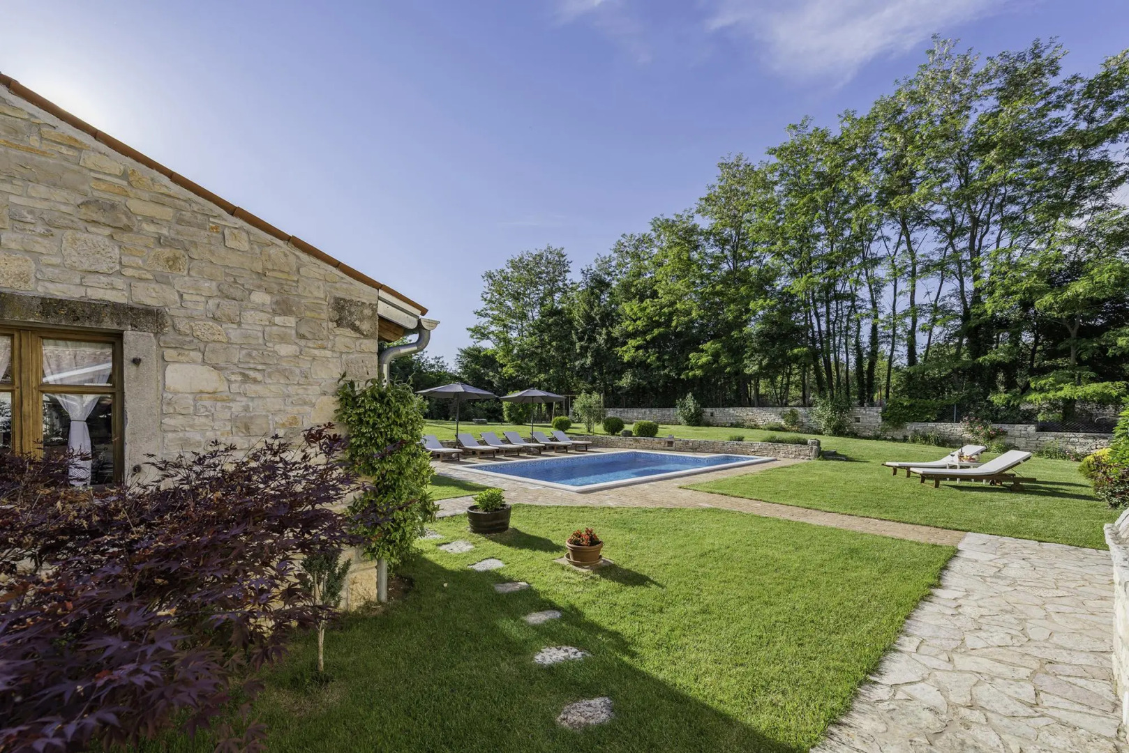 Lipa in Krnica with 4 bedrooms and 3 bathrooms