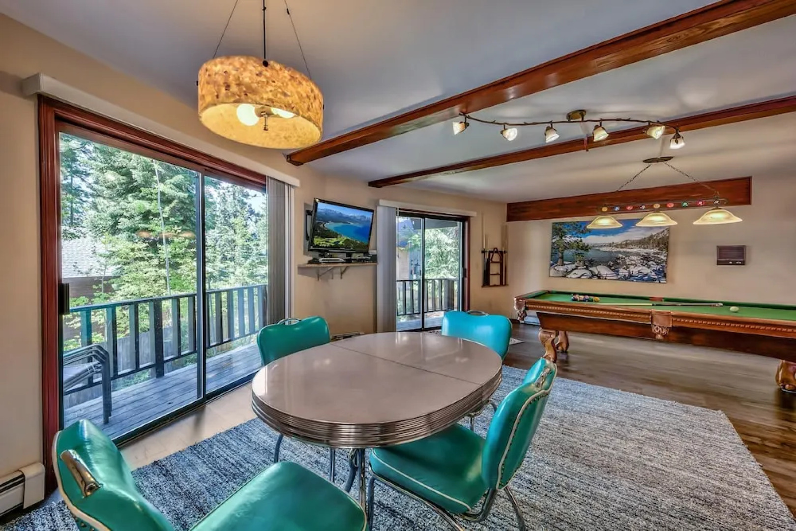 Mv49 Lake Tahoe a Block From the Caverock Beach