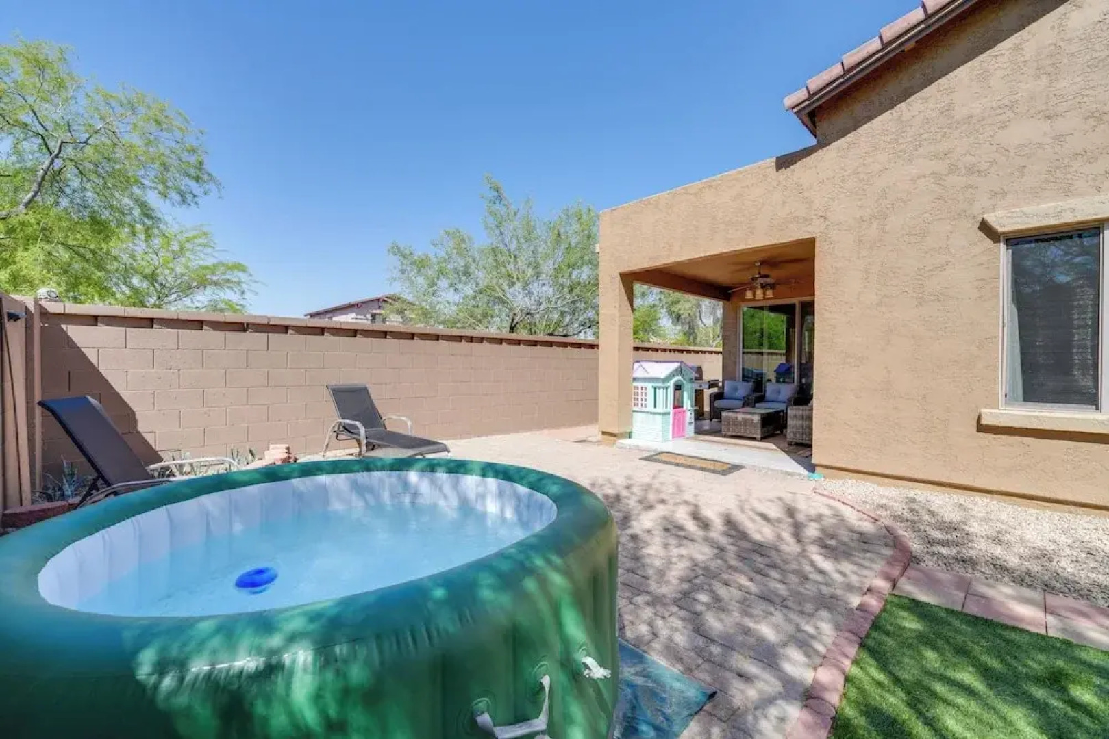 8 Mi to Sports Complex: Peoria Home w/ Hot Tub!