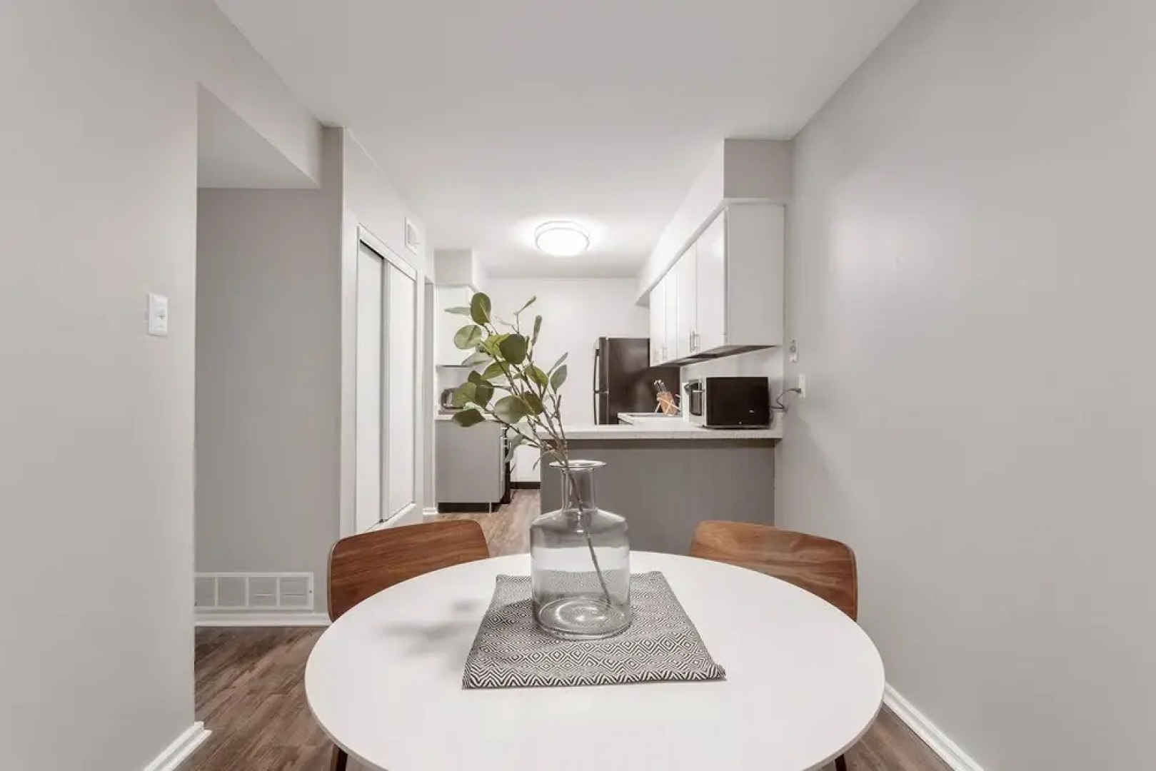 The Relaxing Lakeside Suites