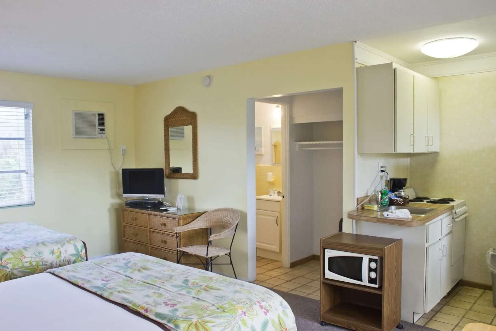 Seaspray Surf Lodge