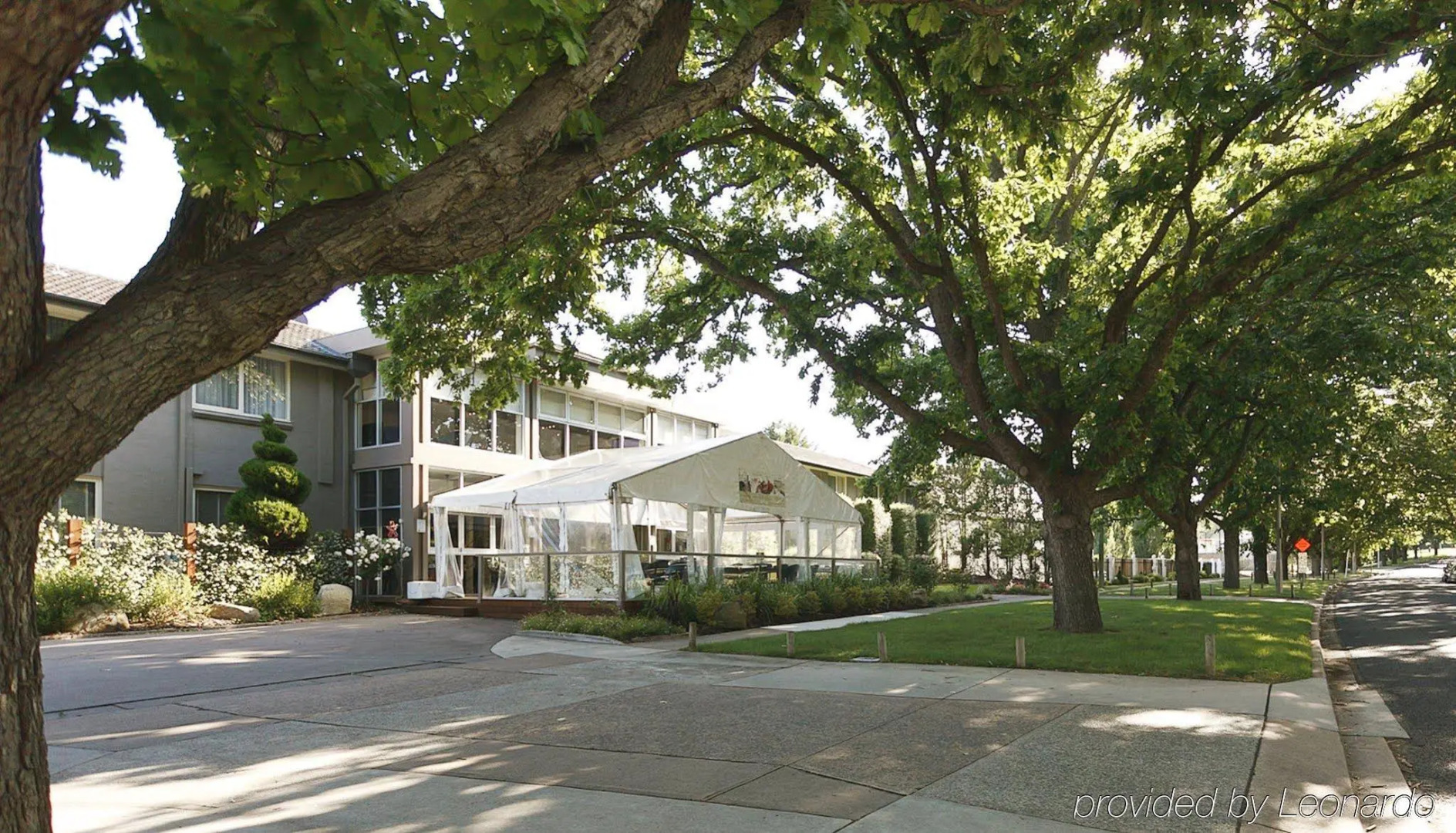 Forrest Hotel and Apartments