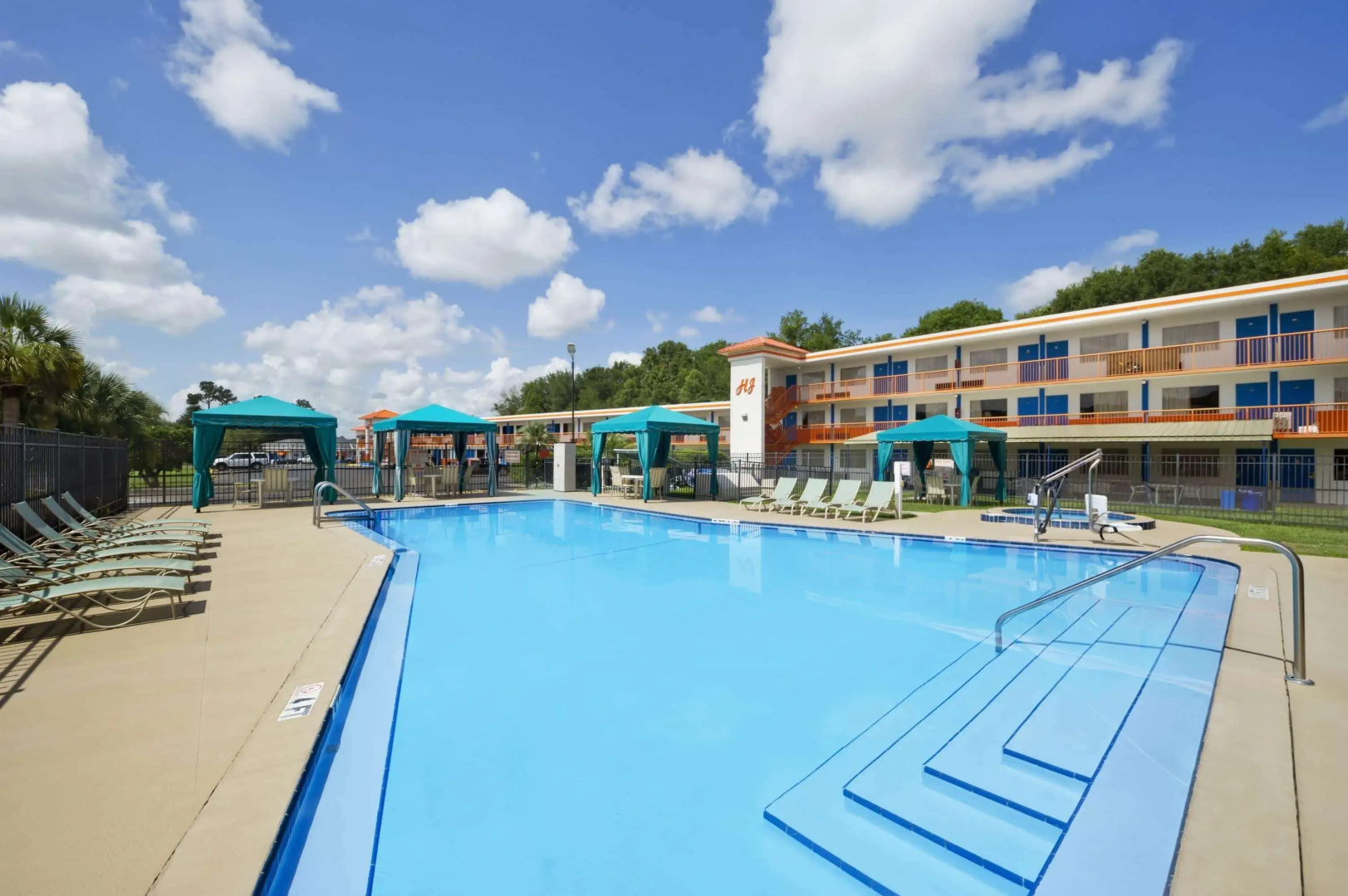 Howard Johnson by Wyndham Ocala FL I-75