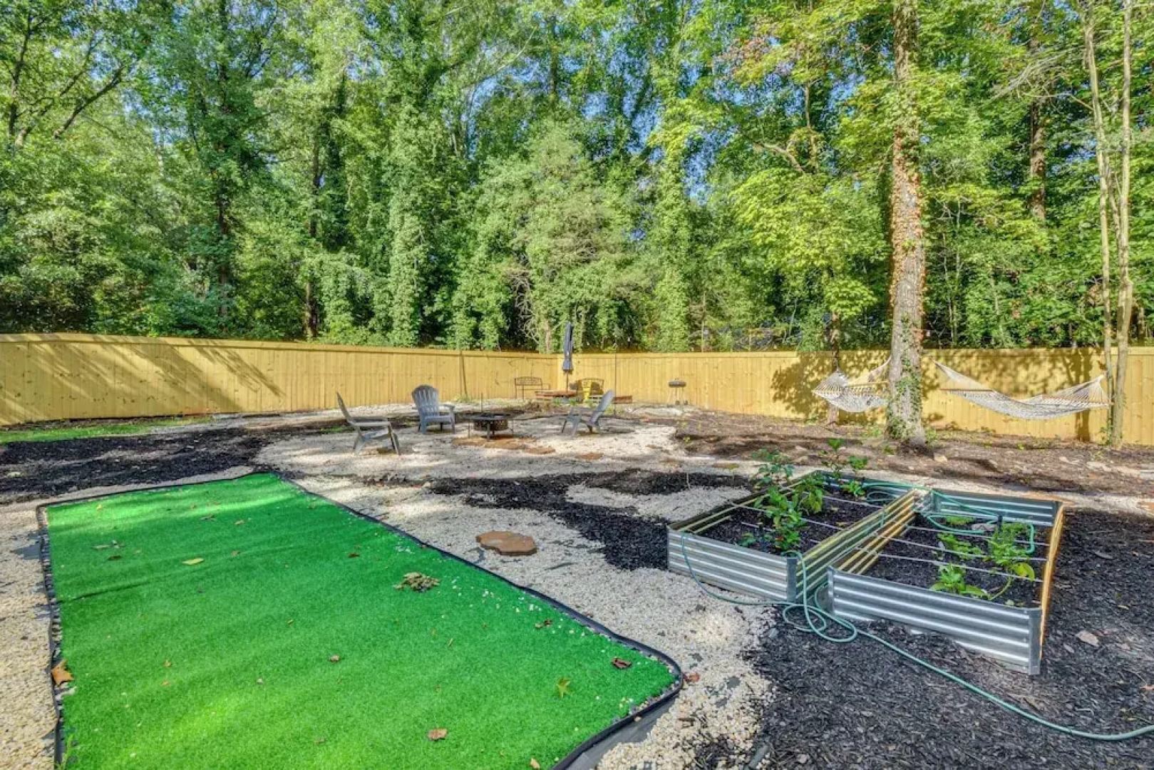 Pet-friendly Lavonia Cabin, Walk to Lake Hartwell!