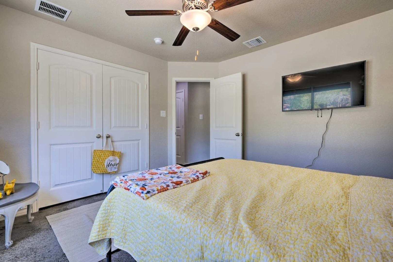 Canyon Lake Home ~ 1 Mi to Golfing & Swimming