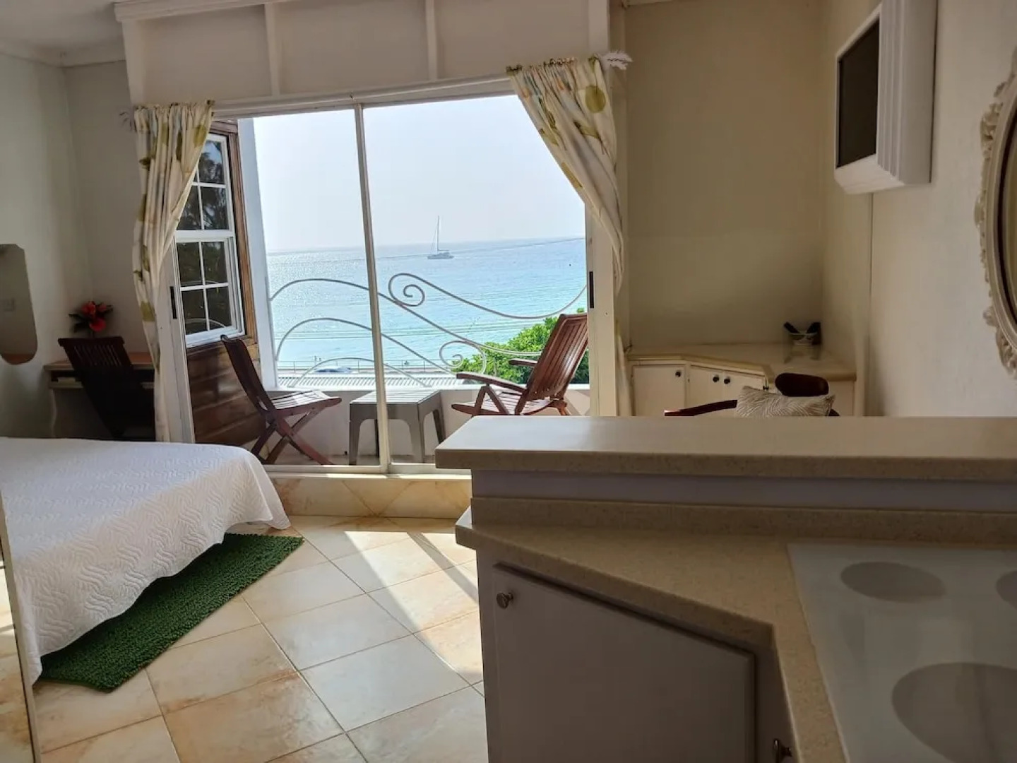 Coral Lane Beach Apartments