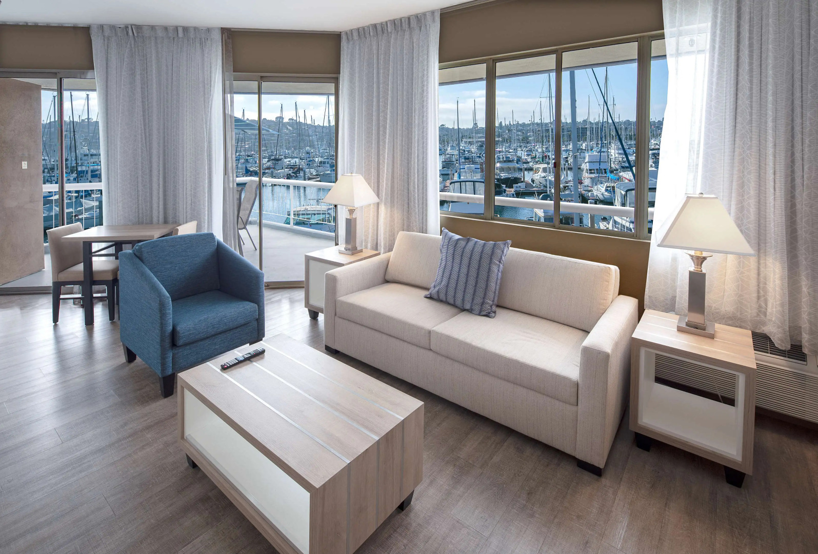 Bay Club Hotel & Marina