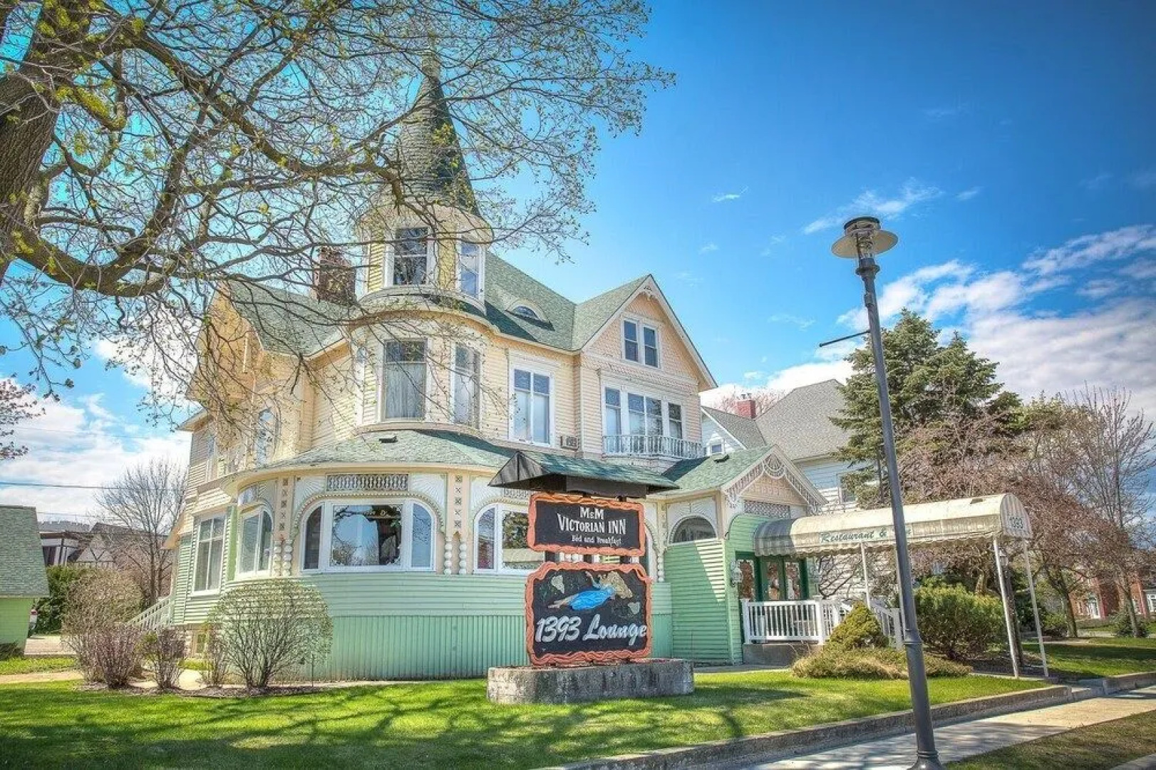 M&M Victorian Bed and Breakfast