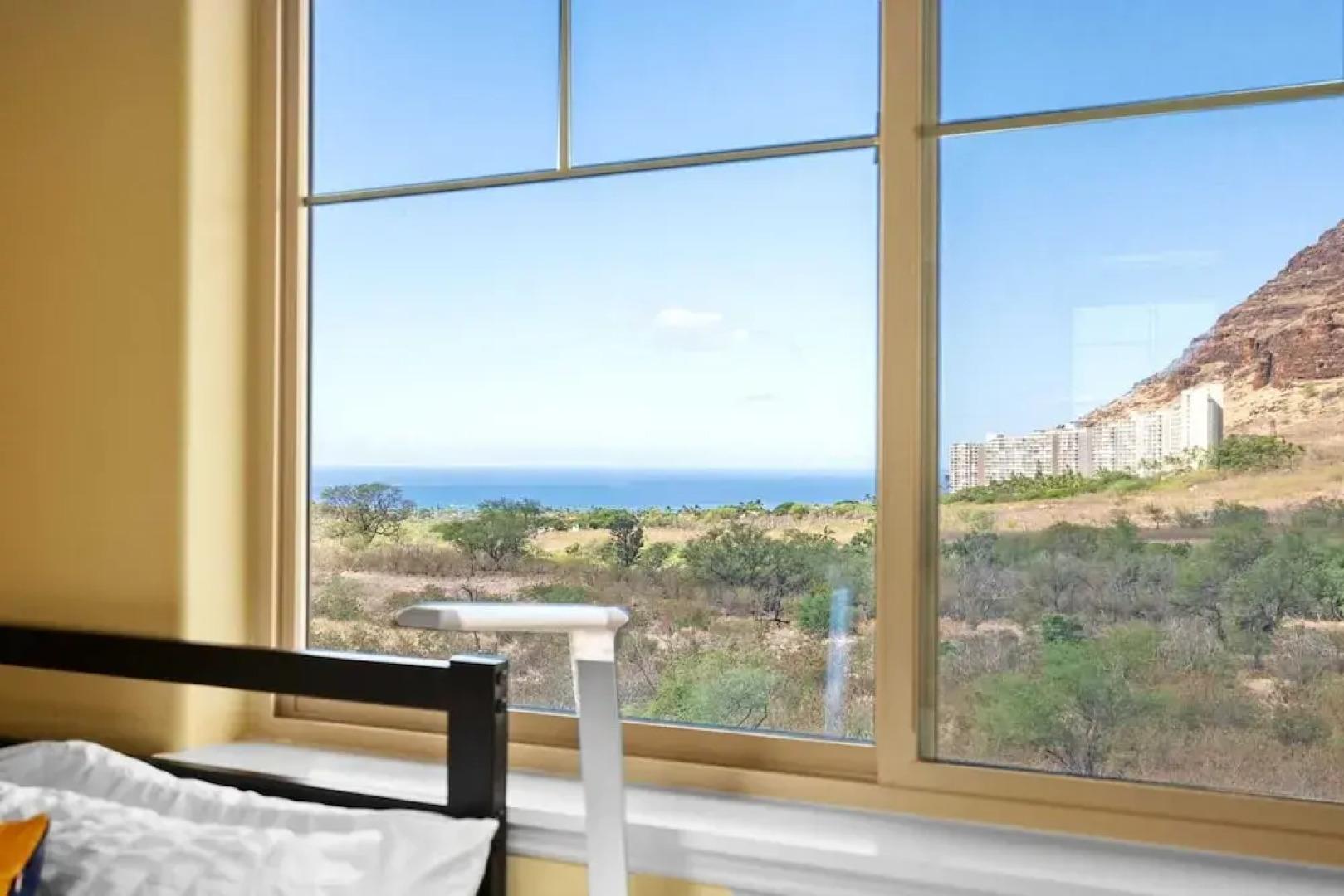 Sleeps 16, 2 Homes Ocean Views, Shared Pool + Gym, Near the Beach Avantstay