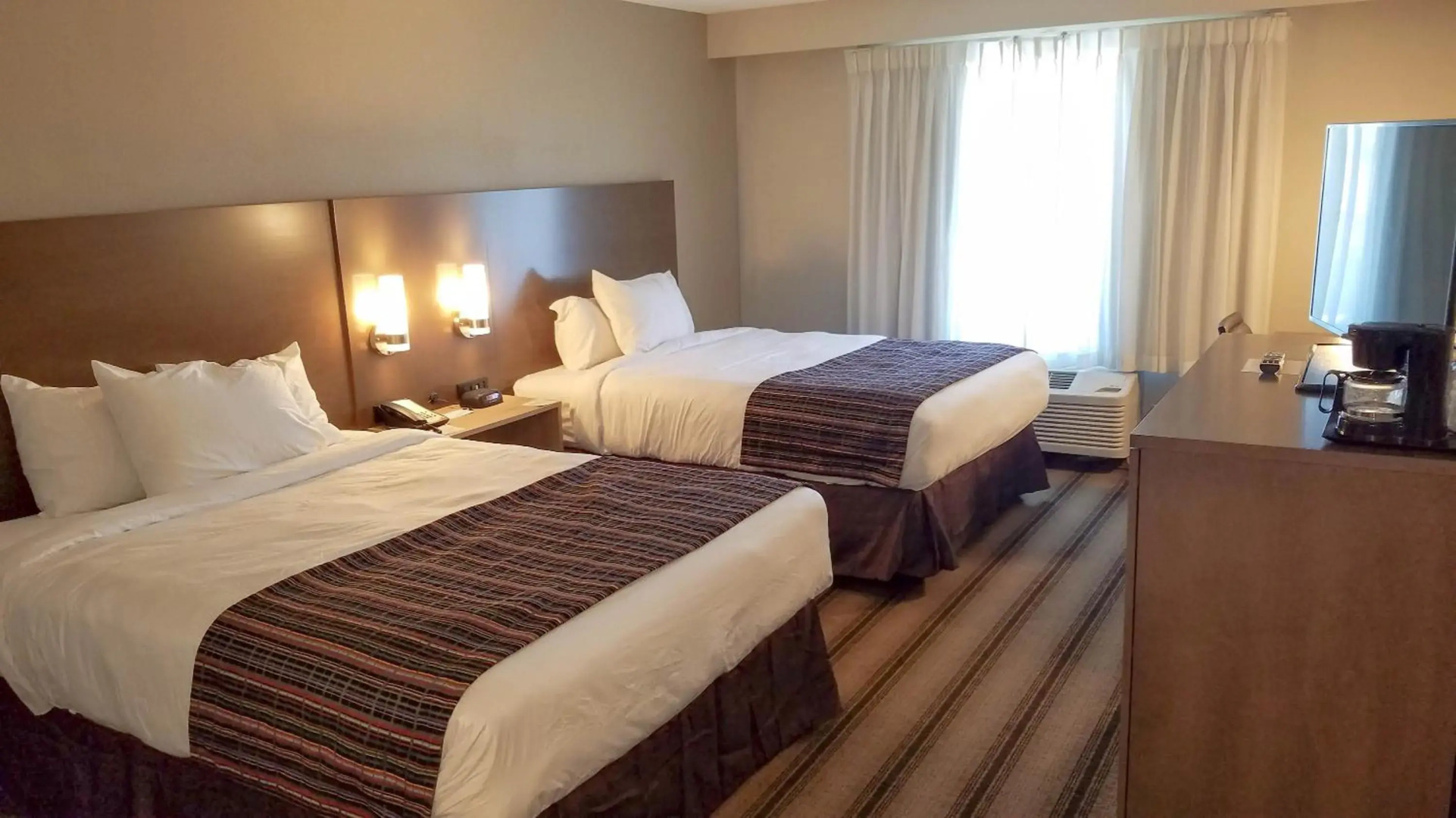 Country Inn & Suites by Radisson, St. Cloud West, MN