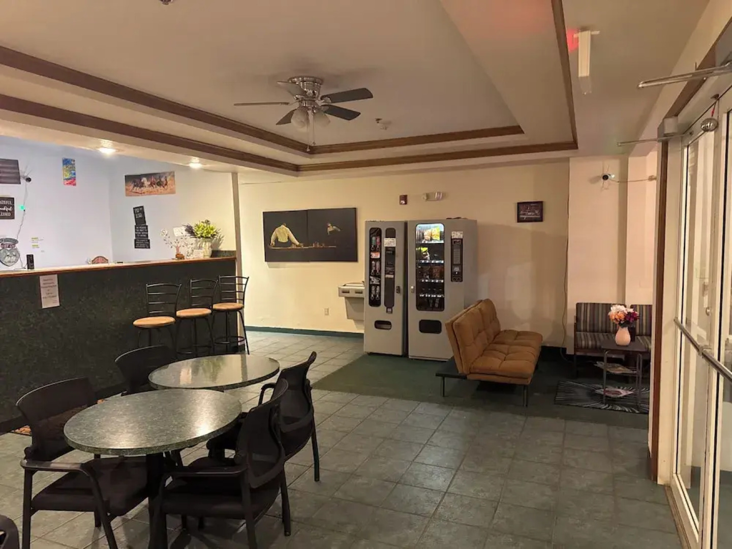 Highland Inn Peculiar