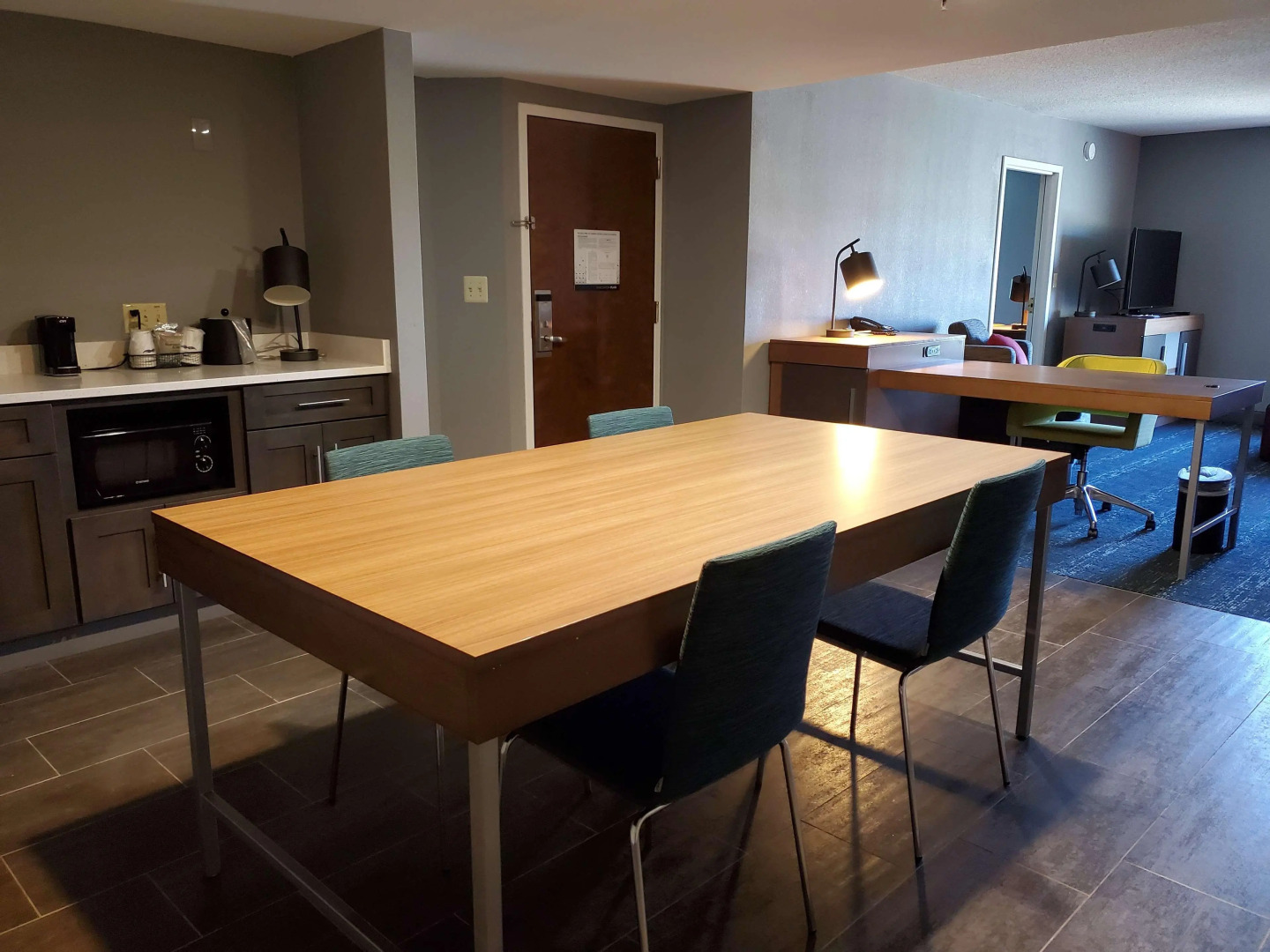 Hampton Inn & Suites Newtown