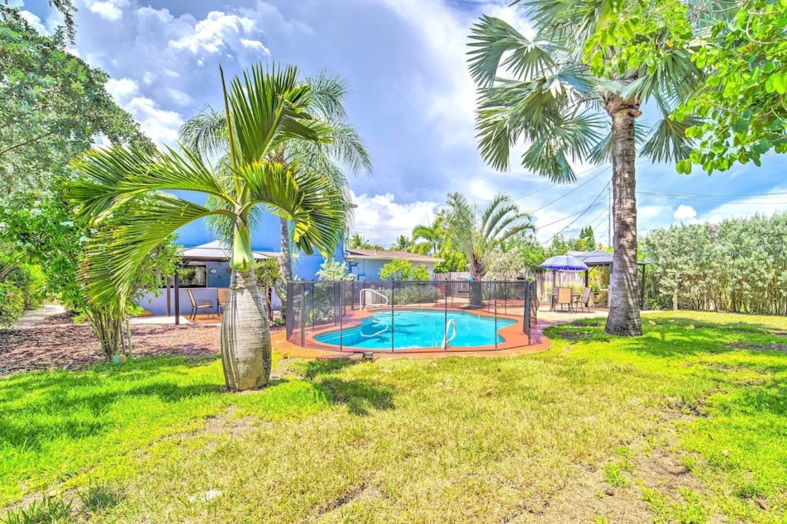 Spacious Satellite Beach Home: Walk to Shore!