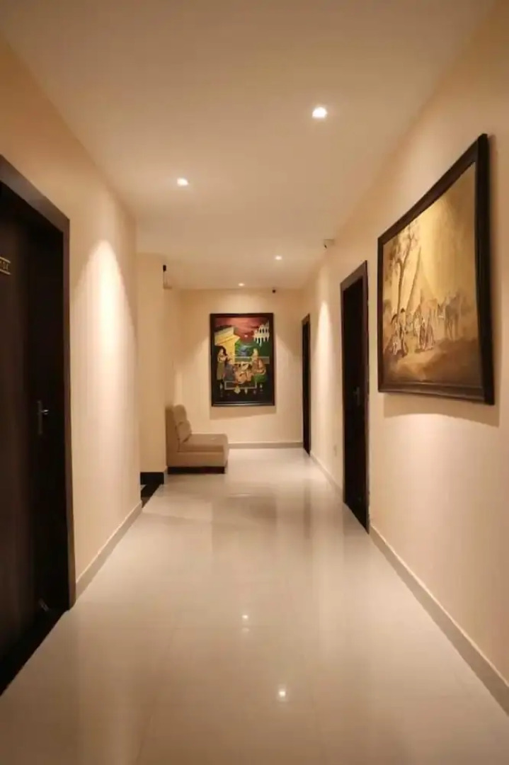 Regal Guest House by ROH