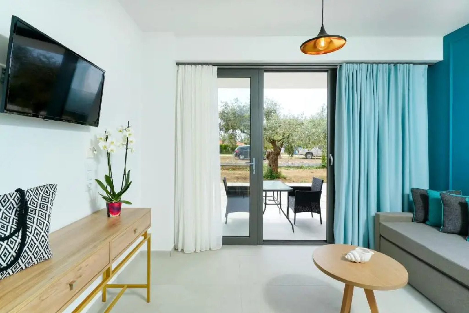 Miracle Suites by Klisma beach