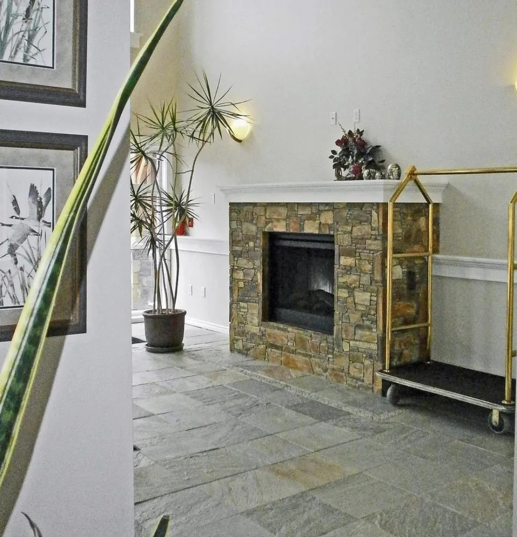 Kaslo Bay Condominium