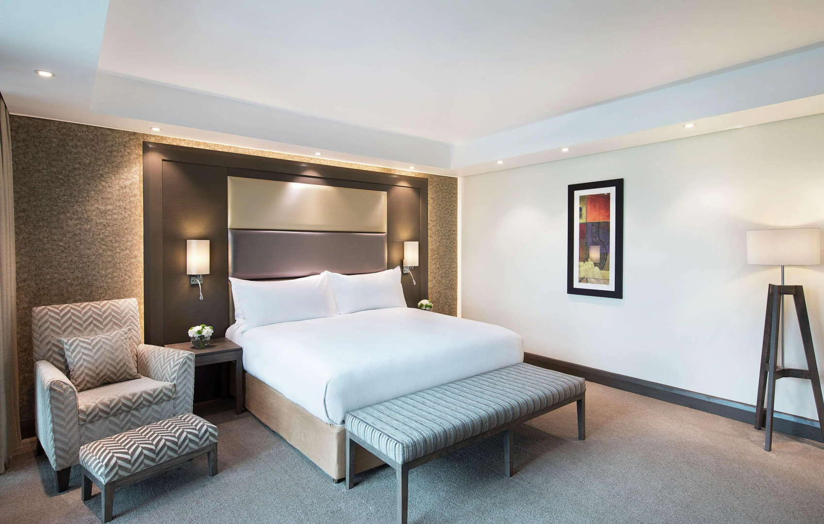 Legend Hotel Lagos Airport, Curio Collection by Hilton