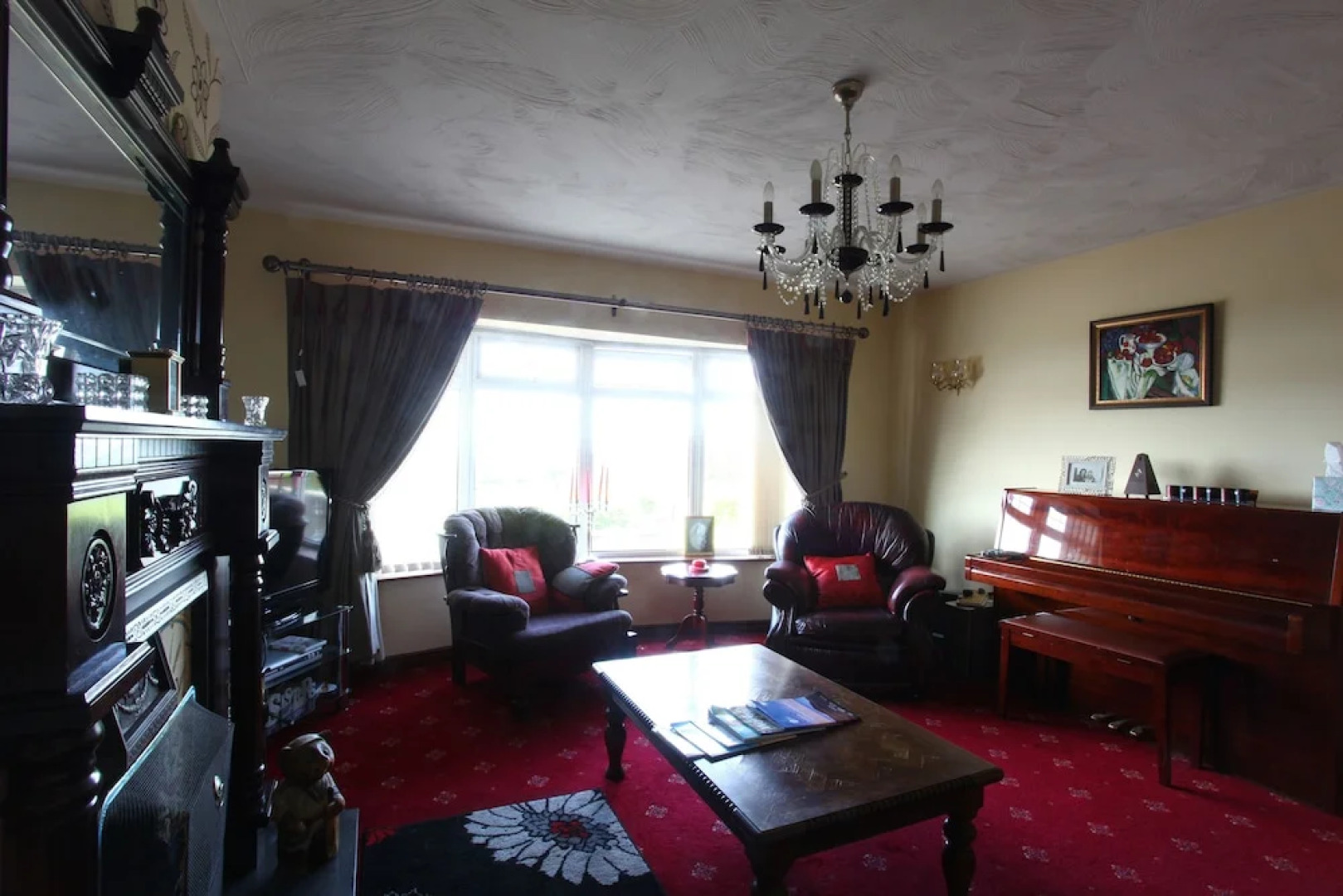 Captivating 8-bed House in Antrim