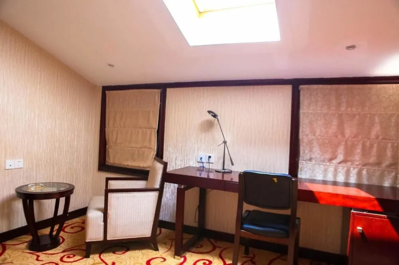 Kaili Business Hotel