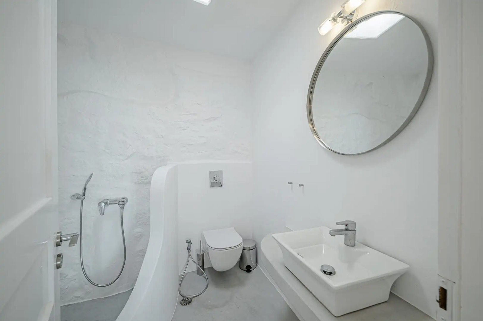 Live and Travel Greece