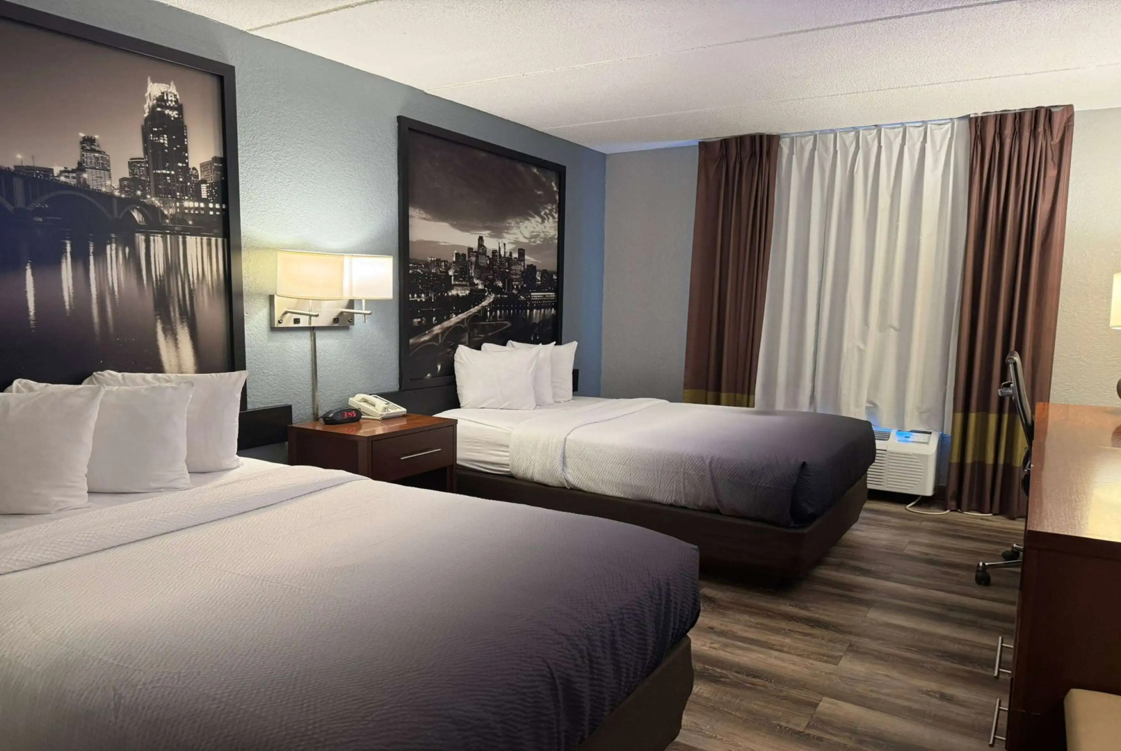 Super 8 by Wyndham Bloomington/Airport