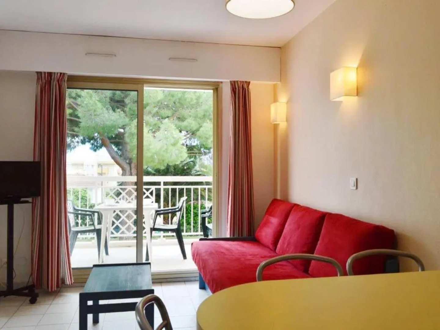 Appartement Golfe Juan, 2 pièces, 4 personnes - FR-1-252-140