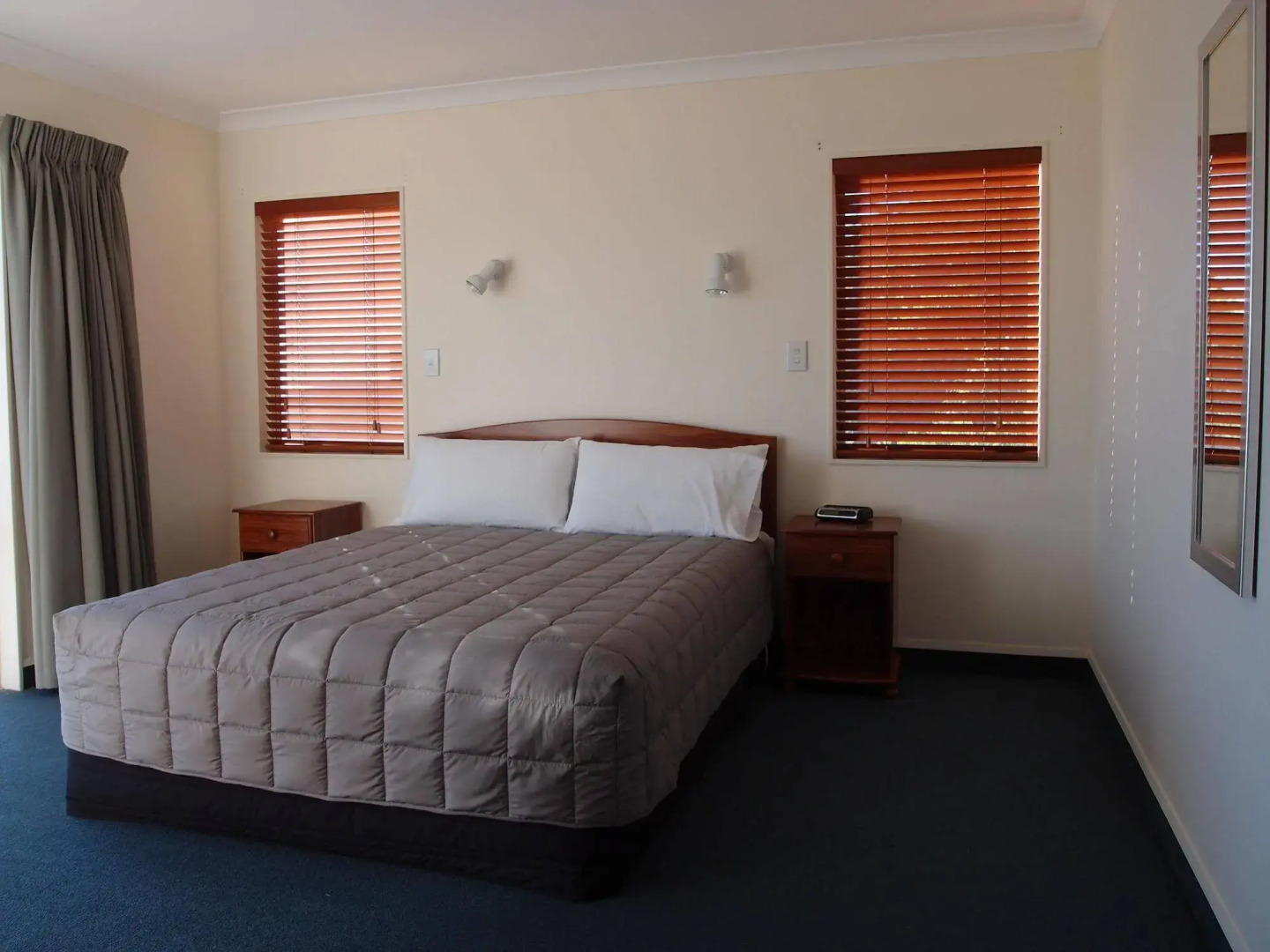 Breakwater Apartments