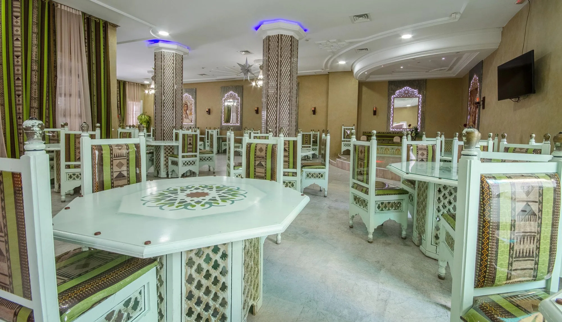 Hotel Saheb Ettabaa